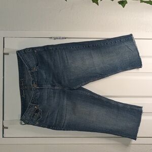 Arizona Jean Co Juniors Size 17 Long Medium to Medium Dark Denim Capris